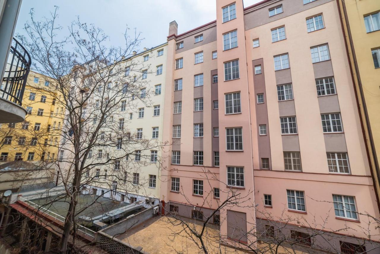 New Apartments Near Dancing House — Photos 1